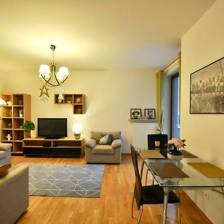 Mlociny Metro Apartment Varsovia Exterior foto